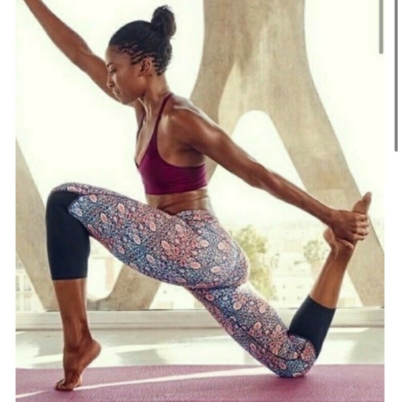 Athleta Indigo Shores High Rise Chaturanga Capri SZ XS (270) - Picture 2 of 8